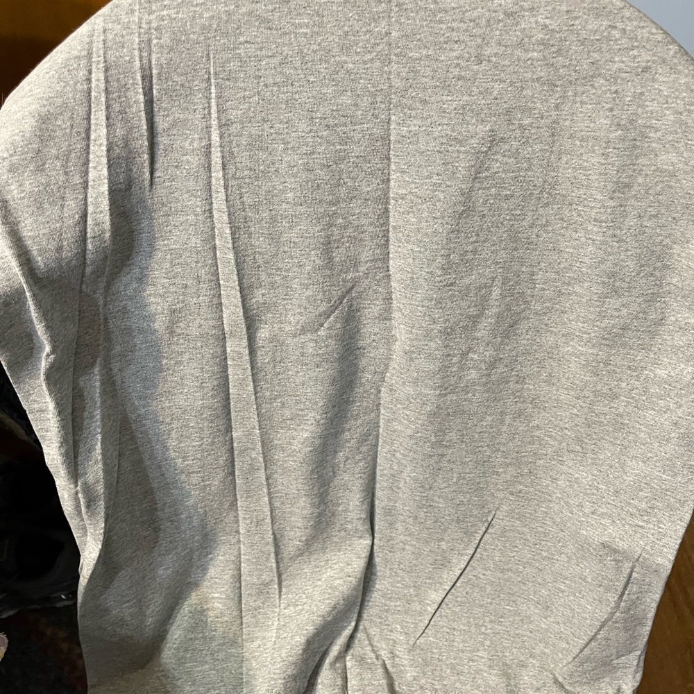 Gray mens Shirt with Farmhouse Print. Size L.  NWOT! - Picture 3 of 5